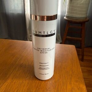 DRMTLGY Universal Tinted Moisturizer SPF46 - White